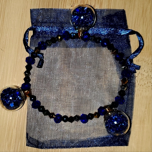 Blue Austria faceted crystal glass beads charm bracelet, handmade. - Picture 5 of 7